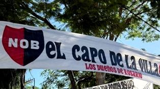 El capo de la villa, reza uno de los pasacalles que apareció en el centro de Posadas.