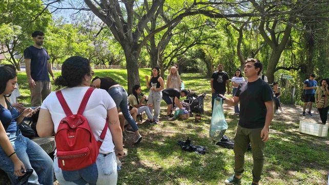 Un desecho frecuente y muy contaminante: estudiantes recolectaron 4 mil colillas de cigarrillos en Ciudad Universitaria