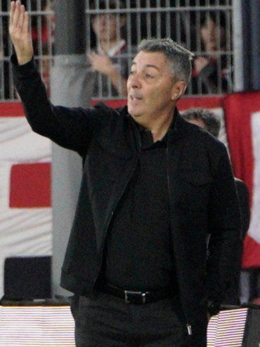 Frank Kudelka: del vine para dar todo al club a merecimos ampliamente el triunfo
