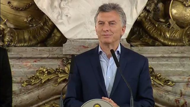 Macri anunció que convocará a gobernadores, gremios y otros sectores para encarar reformas pendientes