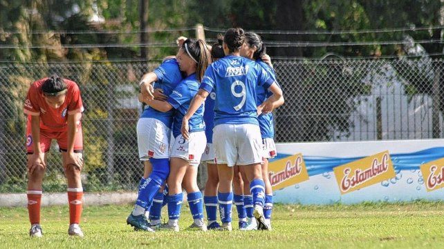 Unión le ganó un partidazo sobre la hora a Argentinos Juniors por el Torneo de Primera B.