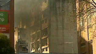 Habitantes del edificio permanecen atrapados tras la explosión