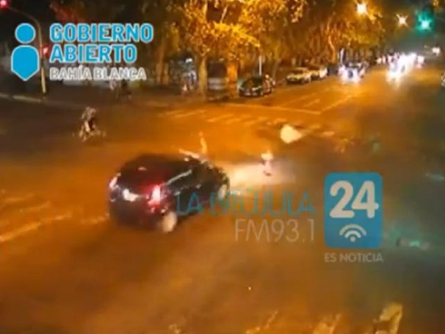 Bahía Blanca: un auto las levantó varios metros y salieron ilesas