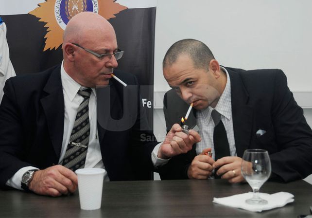 Al tribunal. Los funcionarios estuvieron al frente de la Unidad Regional I cuando se dio el hallazgo del camión Fiat Iveco con droga en fondo de la calle 62 de Arroyo Leyes.&nbsp;