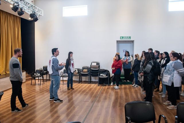 Educación con futuro:  docentes de escuelas primarias de Timbúes se capacitaron en tecnologías inmersivas