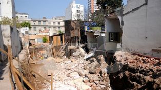 Tras el derrumbe, evacuaron la pensión y suspendieron la obra