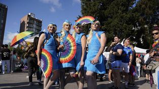 En su vigésimo aniversario, la Marcha del Orgullo llenó de color las calles de Rosario