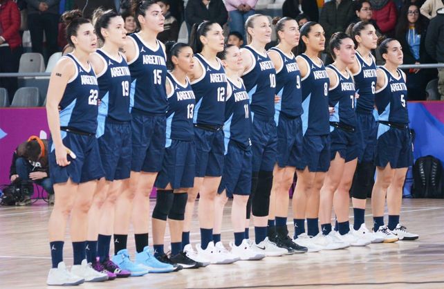 La Selección femenina de básquet quedaría eliminada por un error en la indumentaria