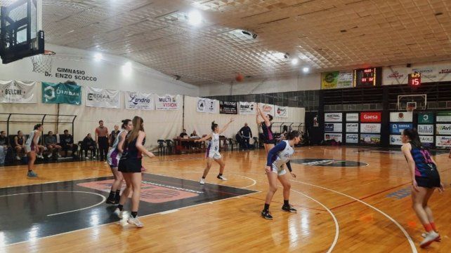 Apertura Femenino: República le quitó el invicto a Alma y sueña con otra corona