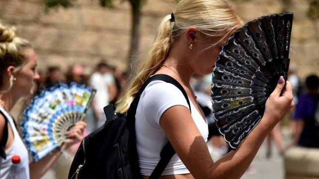 España ahorra energía: aire acondicionado en 27º y luces apagadas a las 22