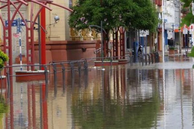 El Carcarañá bajo vigilancia ante una posible crecida por los desbordes en Córdoba
