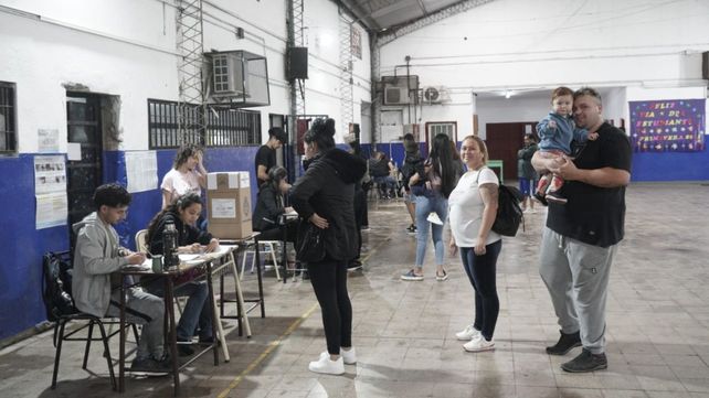 Al mediodía ya había votado cerca del 30 por ciento del padrón