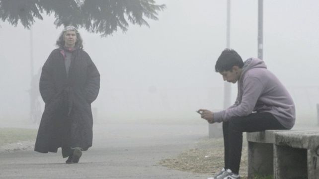 Los bancos de niebla reducen la visibilidad a escasos metros.