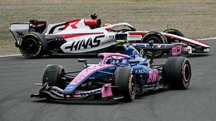 El daño de Esteban Ocon a Franco Colapinto ya está hecho y el argentino ya apunta el Alpine a la huella para seguir batallando. Espectacular carrera del 43.