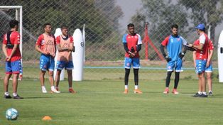 ¿Llega el refuerzo que tanto pide Juan Azconzábal en Unión?