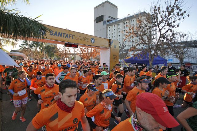 Más de dos mil personas participaron de la Santa Fe corre: mirá las mejores fotos