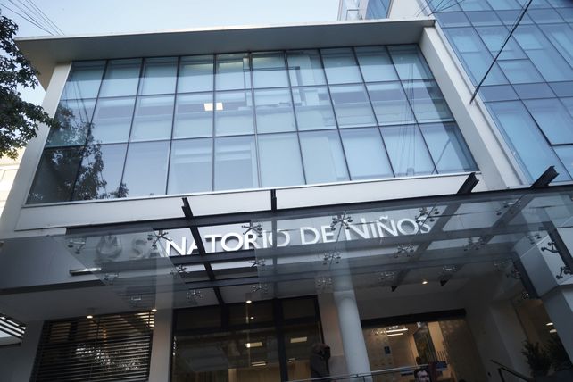 Un nene de ocho años está internado en el Sanatorio de Niños por una hepatitis que le produjo un cuadro severo y se evalúa realizarle un trasplante.