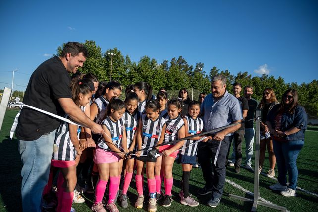 Atlético Timbuense ya cuenta con una cancha de hockey de césped sintético