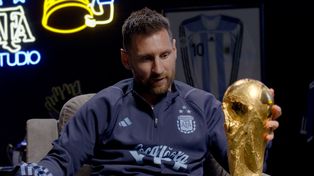 Leo Messi revive el triunfo junto a sus compañeros y el cuerpo ténico.