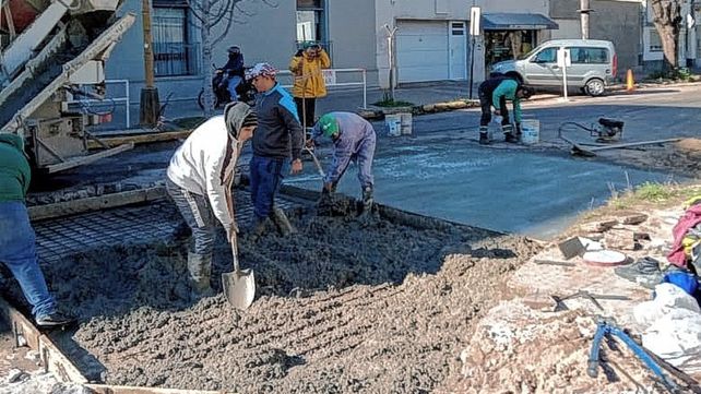 Trabajos de bacheo en la ciudad de Santa Fe