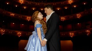 Los rosarinos Nazarena Vidal como Christine Daaé y Manu Ansaldi como el Vizconde Raoul de Chagny en El Fantasma de la Ópera