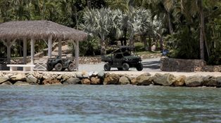 Desde que murió, la isla caribeña del magnate Epstein atrae a turistas