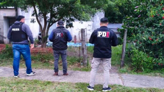 Violencia en B° Los Troncos: dos delincuentes montados en una moto asesinaron a un hombre de 30 años a balazos