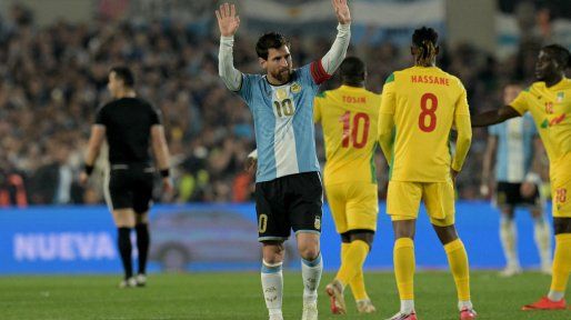 En una noche inolvidable: Lionel Messi se despide de la Selección en la victoria ante Benín
