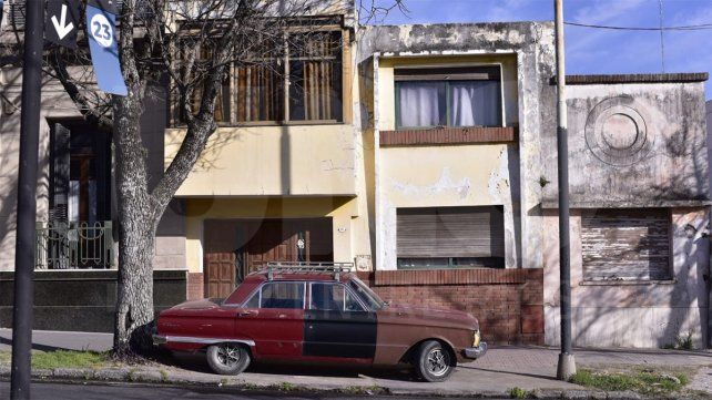 La denuncia se realizó en Buenos Aires. Personal del FBI detectó videos y fotografías relacionado con pornografía infantil. Hubo dos allanamientos