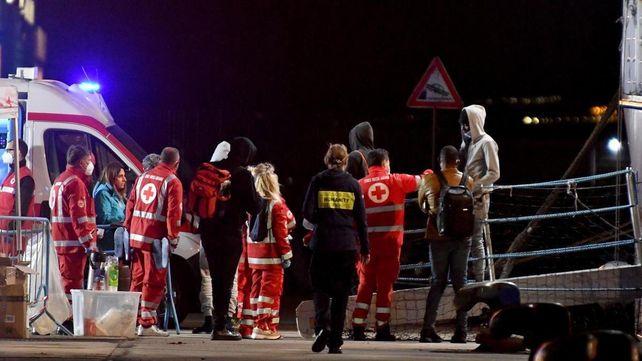 Italia limita el desembarco de migrantes en una política tildada de inhumana por la oposición