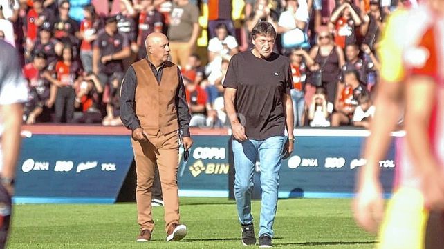 El DT de Colón Julio César Falcioni aún no definió el esquema táctico para visitar a Olimpia.