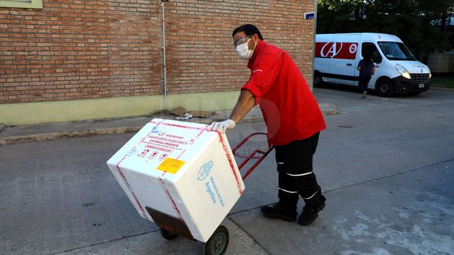 Cullen: el 70% del personal quedará inmunizado con la llegada de 400 vacunas más