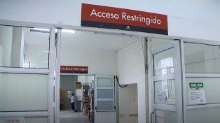 Empleado estatal cayó del entrepiso y sufrió graves lesiones