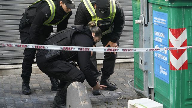 Investigan el hallazgo de decenas de vainas servidas en el microcentro rosarino