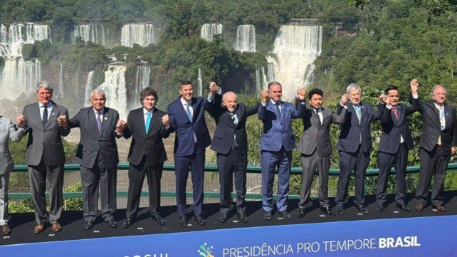 Lavier Milei planteará en el Mercosur la necesidad de que el bloque se abra al libre comercio