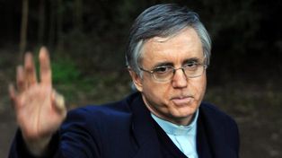 El fiscal pidió la inmediata detención del padre Grassi por temor a una posible fuga