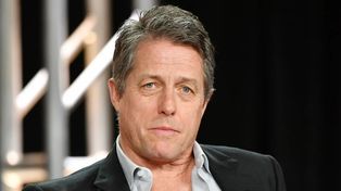 El actor británico Hugh Grant lleva a un tabloide a juicio por presunto espionaje ilegal.