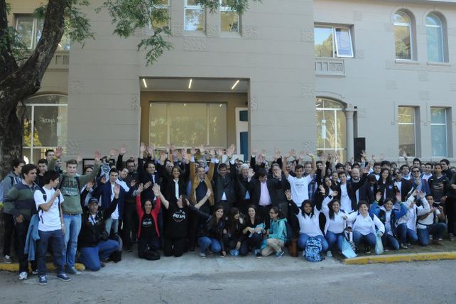 Innovación. Los participantes rosarino participaron del hackaton de 48 horas que se realizó en Zona i. En forma simultánea se realizó en 193 ciudades de todo el mundo.&nbsp;