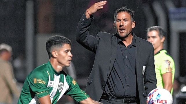 Garzón desmintió charlas con Dabove para ser DT de Huracán