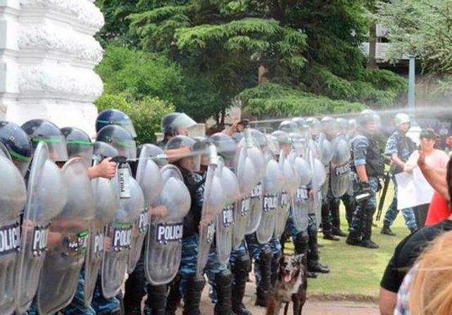 Diputados nacionales del FPV repudiaron la represión en La Plata