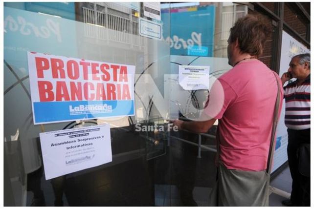 Bancarios anunciaron un paro para este miércoles y jueves