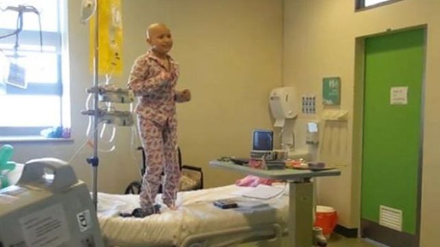 Una niña internada conmovió a Luis Fonzi al bailar Despacito