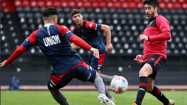 Pablo Pérez fue titular en la derrota de Newells ante Unión en el Coloso.
