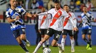 Nacho Fernández tuvo una chance clara para River en el inicio del partido.
