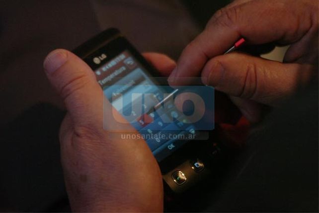 La provincia y el municipio advierten a los consumidores de telefonía celular