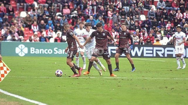 El partido entre Unión y Platense tendría cambio de horario.