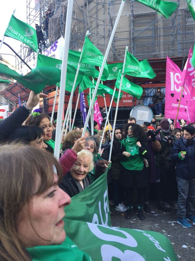 La ley de aborto legal obtuvo la media sanción de la Cámara de Diputados
