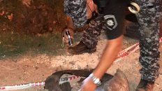 Personal policial examina el artefacto. Todo salió bien, pero hubo tensión en la zona de Ayacucho al 3900. Personal policial examina el artefacto. Todo salió bien, pero hubo tensión en la zona de Ayacucho al 3900.