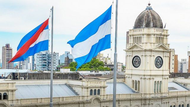 Rogelio Frigerio firmó el reglamento de concursos para el ingreso a planta permanente de Entre Ríos.&nbsp;