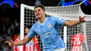 Julián Álvarez no para de sumar títulos a su enorme carrera futbolística que está realizando-